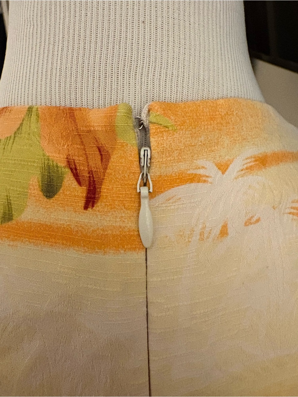 Vintage Tommy Bahama 100% Silk Yellow Tropical Floral V-Neck Maxi Dress - Picture 5 of 6